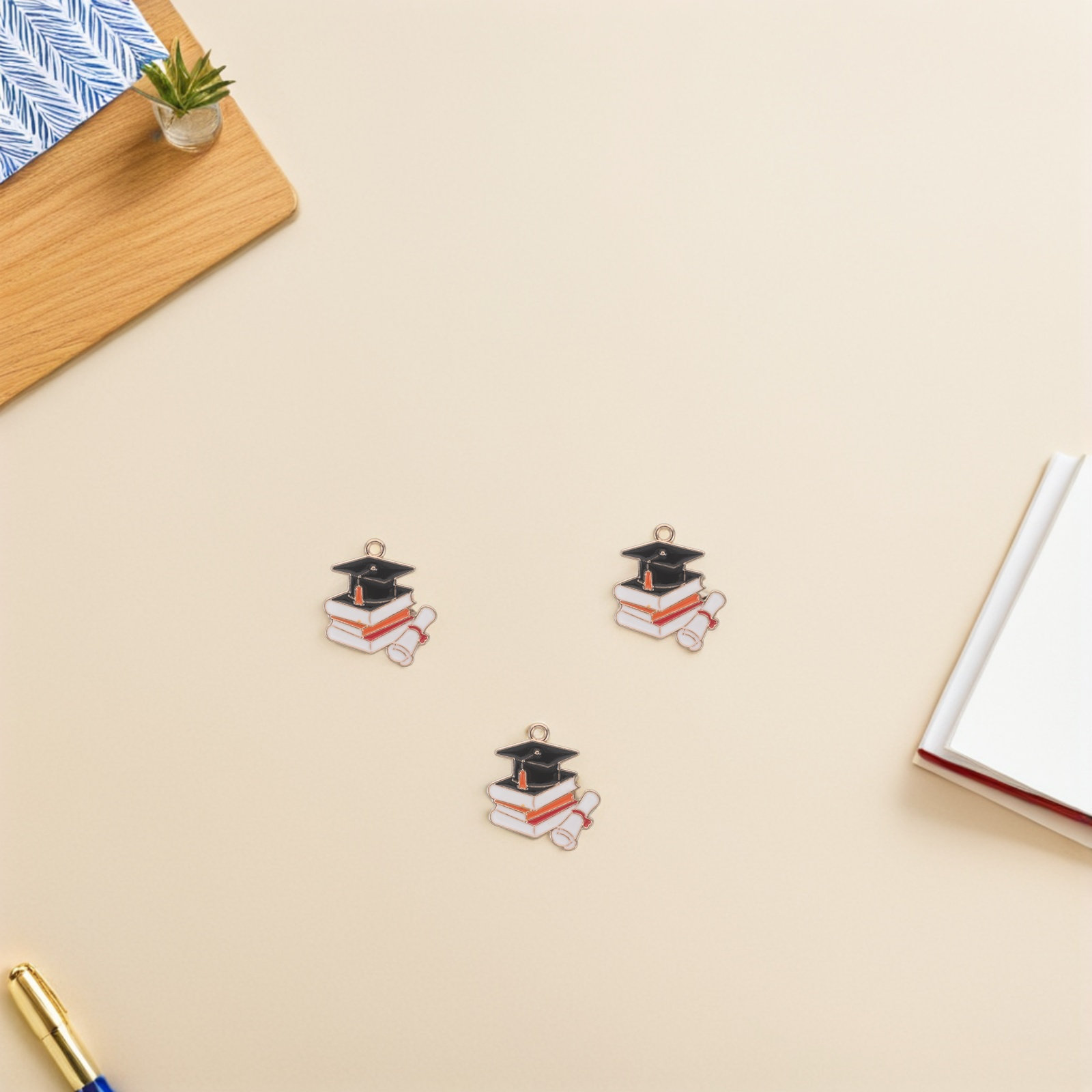 50 piezas de dijes de aleación - Jewelry Making Diploma reseña y precio